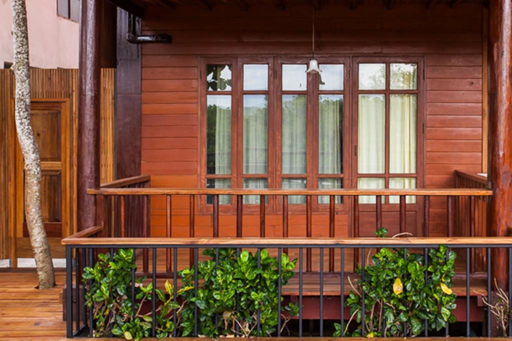 Riverhouse-The Teak House Mae Sariang Ngoại thất bức ảnh